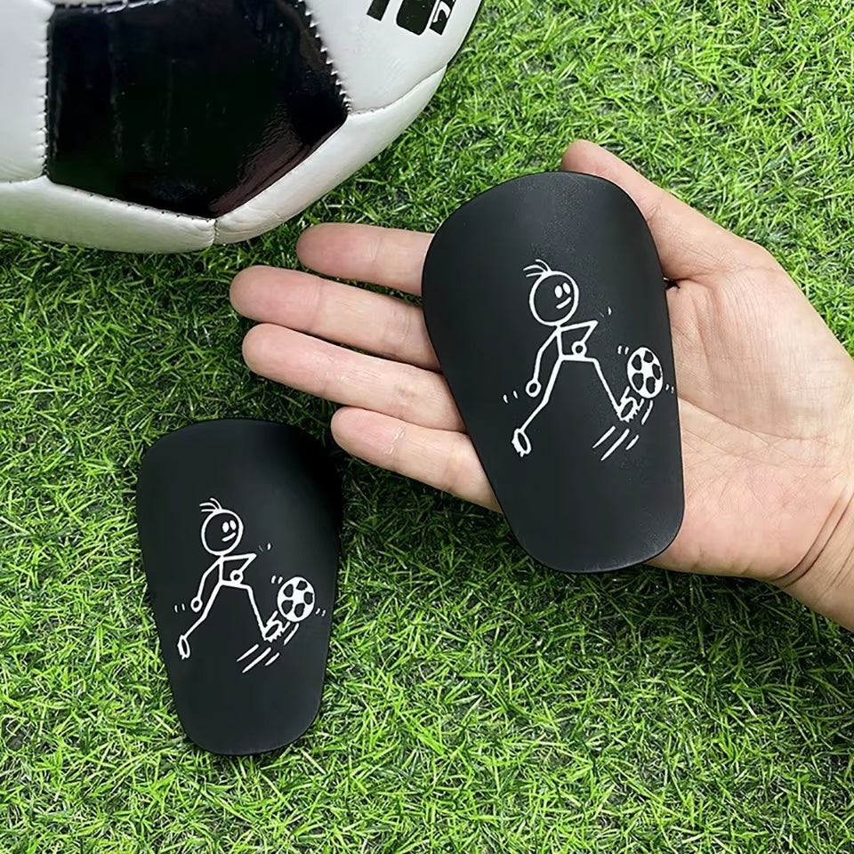 מגני עצם קטנים לכדורגל בכמה ציורים וצבעים 